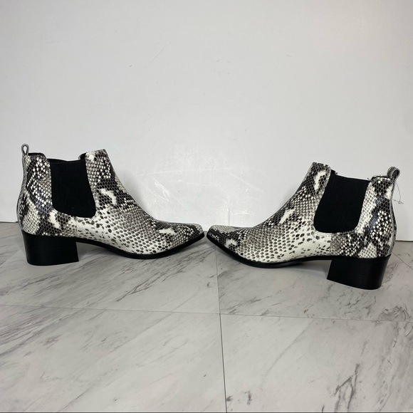 New! Blondo Emelia Snakeskin Bootie - Picture 4 of 12